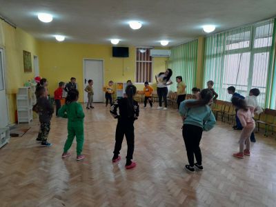 Дейност: "Забавна спортна сутрин", посветена на заниманието "Обичам да спортувам" - ДГ Незабравка - Мизия