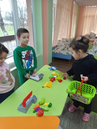 Тема: "Игра на пазаруване с играчки и измислени пари" - ДГ Незабравка - Мизия