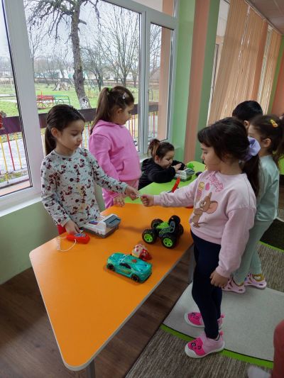 Тема: "Игра на пазаруване с играчки и измислени пари" - ДГ Незабравка - Мизия