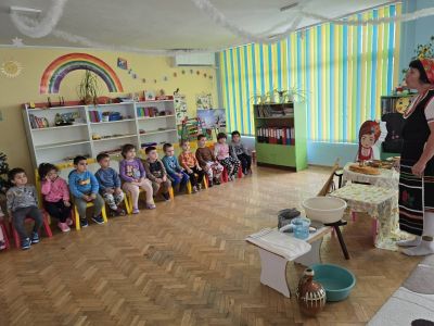 „Бабината съкровищница – топлина от миналото“ - ДГ Незабравка - Мизия