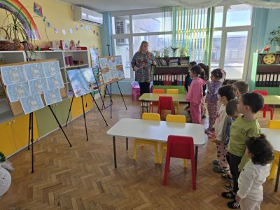 Tема: Изложба „Зимна приказка“ - ДГ Незабравка - Мизия