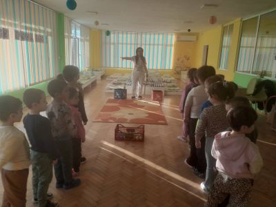 Дейност: "Спортна щафета - Весела надпревара" - ДГ Незабравка - Мизия