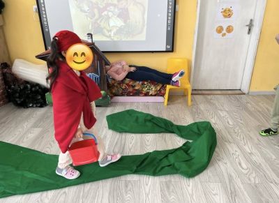 тема: „Червената шапчица“ - ДГ Незабравка - Мизия