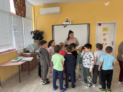 Тема: „Здрави, силни и весели- със спорт и вкусни зеленчуци: Спортен старт- весело загряване“ - ДГ Незабравка - Мизия