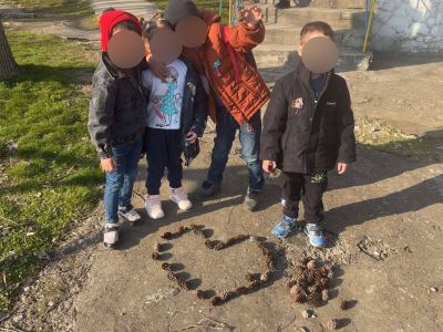 Тема: “Сърца от природни материали“ - ДГ Незабравка - Мизия