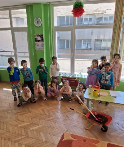 Дейност: „Да посадим семенце“, част от месечното занимание „Градинарски кът“ - ДГ Незабравка - Мизия
