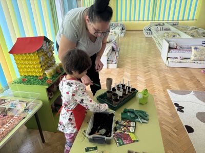 Тема: „Работилница за вълшебства – от семенце до цвете“ - ДГ Незабравка - Мизия