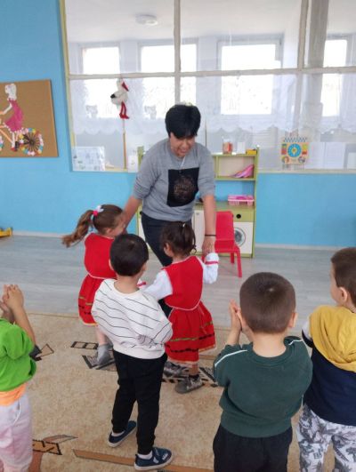 Тема: "Пролетни празници" - ДГ Незабравка - Мизия