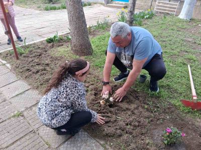„Градински кът" - "Градинарски ден с родителите“  - ДГ Незабравка - Мизия