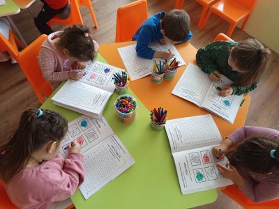 Тема: "Какво е дарение и кога и защо даряваме?" - ДГ Незабравка - Мизия
