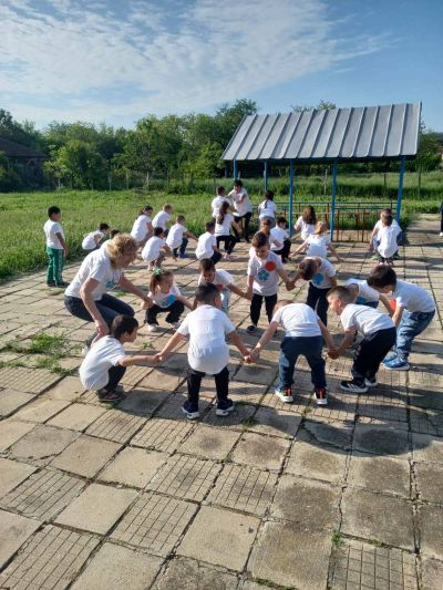 "Ведрина за всички", група "Мечо пух", основна сграда - ДГ Незабравка - Мизия