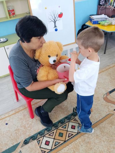 Тема: "Приятелството е подарък" - ДГ Незабравка - Мизия