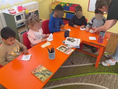 Тема: “Книжка с български приказки“ - ДГ Незабравка - Мизия