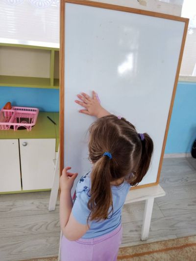 Тема: "Моето най-добро другарче" - ДГ Незабравка - Мизия